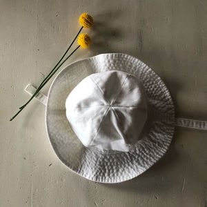 Girls white cotton sun hat size 4T-5T